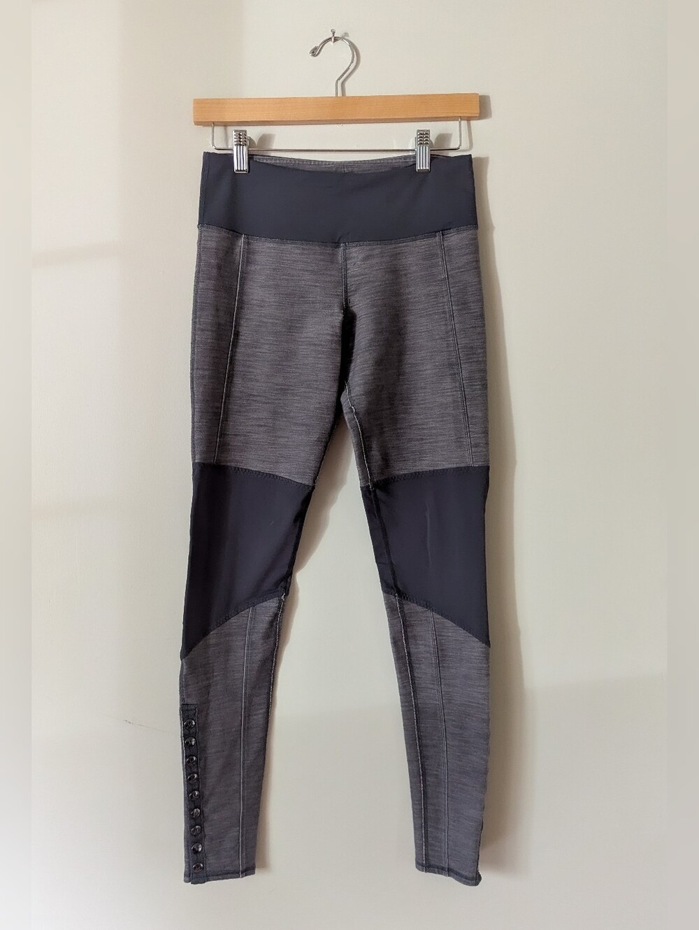 Lululemon Studded Grommet Leggings